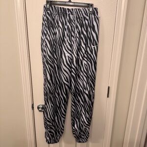 Women's Nike Silver and Black Zebra Print Icon Clash Cuffed Joggers, Size Small